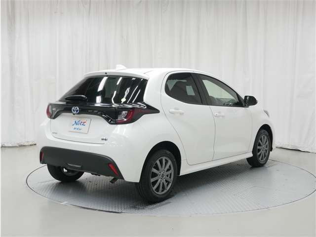 ヤリス1.5 ハイブリッド X E-Four 4WD
