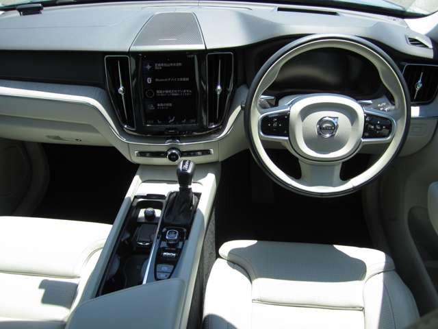 XC60D4 AWD インスクリプション ディーゼル 4WD
