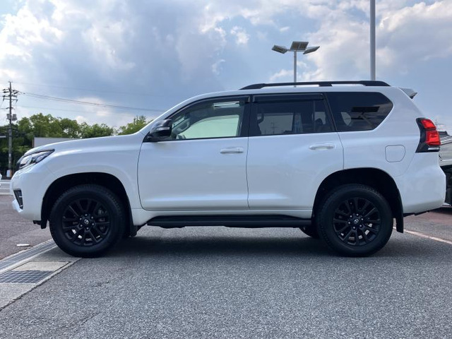 ランドクルーザープラド2.7 TX Lパッケージ マットブラック エディション 4WD