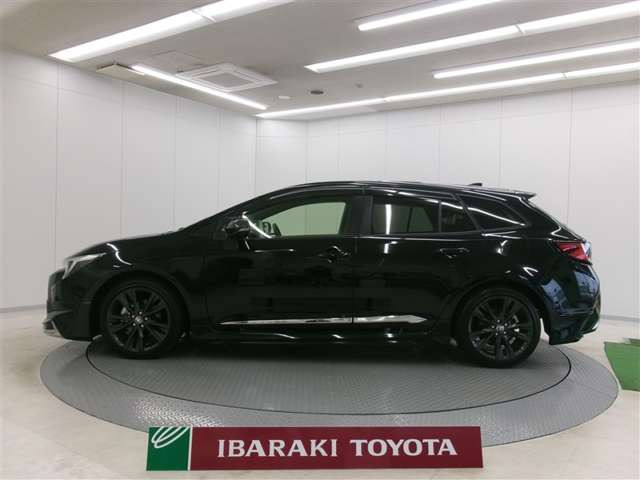 カローラツーリング1.8 ハイブリッド W×B E-Four 4WD
