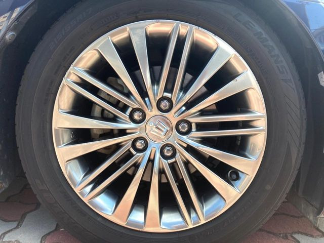 �y�����I�v�V����17�C���`�A���~�z�C�[���z�����I�v�V�����z�C�[���𑕒��B���s���\�̌���ɉ����A�O�ς����X�^�C���b�V���ɂȂ��Ă��܂��B