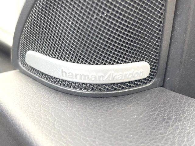 ��harman/kardon�T�E���h�V�X�e��:�I�[�f�B�I��僁�[�J�[����|����v���~�A���X�s�[�J�[�𑕔��B�����̃X�s�[�J�[����A���̗������܂ŕ����鍂�i���ȉ��y�����y���݂��������܂��B