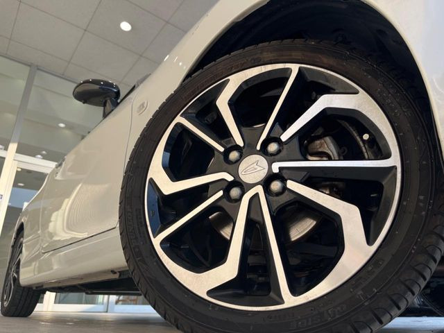 �y����16�C���`�A���~�z�C�[���z�O�ςɃ}�b�`���������A���~�z�C�[���𑕒����Ă���܂��B�e��ЊO�A���~�z�C�[����A�X�^�b�h���X�^�C�����戵�����Ă���܂��B���񂲑��k����������