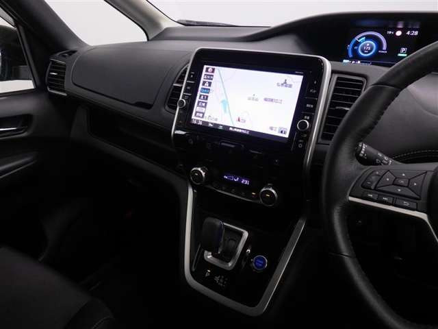セレナ1.2 e-POWER ハイウェイスターV