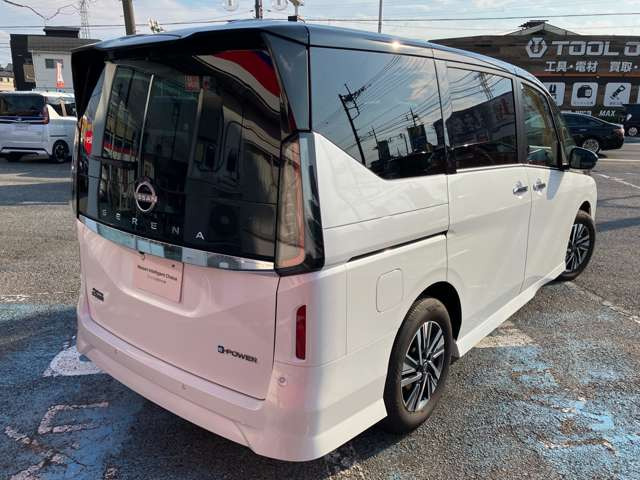 セレナ1.4 e-POWER ハイウェイスターV