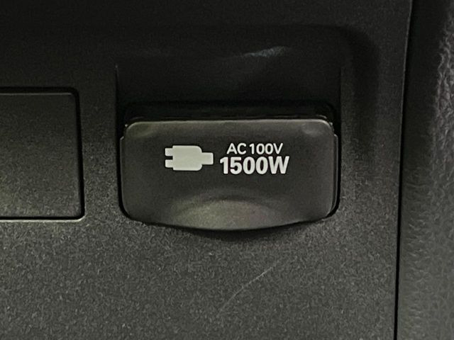【アクセサリーコンセント】キャンプやスポーツ、アウトドアでのアクティビティはもちろん、災害・停電の際に助けにもなるAC100Vコンセントを装備♪ケータイやタブレット、ゲーム機器の充電にも♪