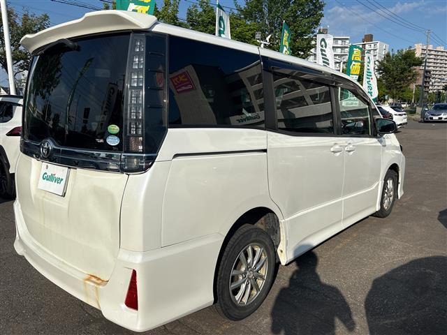 ヴォクシー2.0 ZS