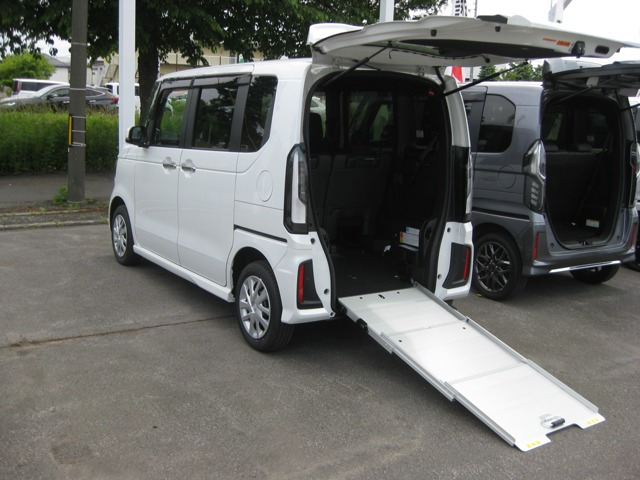N-BOXスロープ 4WD