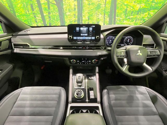アウトランダーPHEV 2.4 ブラック エディション 4WD
