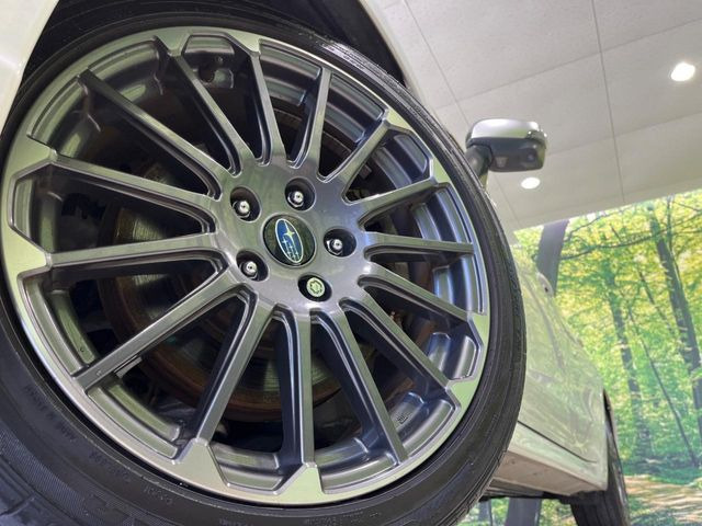 �y����18�C���`�A���~�z�C�[���z�O�ςɃ}�b�`���������A���~�z�C�[���𑕒����Ă���܂��B�e��ЊO�A���~�z�C�[����A�X�^�b�h���X�^�C�����戵�����Ă���܂��B���񂲑��k����������