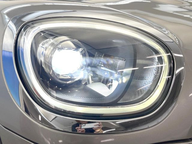 ��LED�w�b�h���C�g:��ԑ��s�����ǍD�Ȏ��E���m�ۂ����S���ĉ^�]�ł��鍂�P�xLED�w�b�h���C�g�𑕔�!�_�����x�������A����d�͂��}�����Ă��܂��B