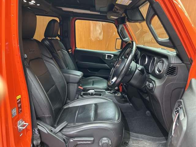 ラングラーアンリミテッド サハラ スカイワンタッチパワートップ 4WD