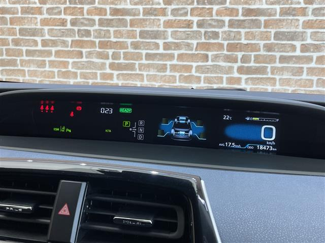 プリウス1.8 S セーフティ プラスII E-Four 4WD