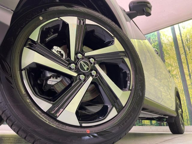 �y����17�C���`�A���~�z�C�[���z�O�ςɃ}�b�`���������A���~�z�C�[���𑕒����Ă���܂��B�e��ЊO�A���~�z�C�[����A�X�^�b�h���X�^�C�����戵�����Ă���܂��B���񂲑��k����������
