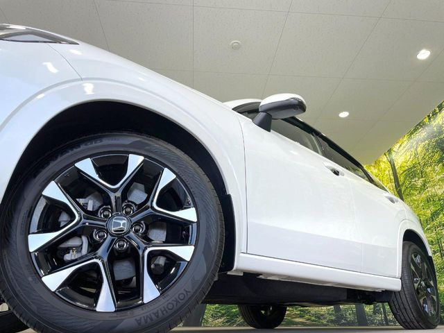 �y����18�C���`�A���~�z�C�[���z�O�ςɃ}�b�`���������A���~�z�C�[���𑕒����Ă���܂��B�e��ЊO�A���~�z�C�[����A�X�^�b�h���X�^�C�����戵�����Ă���܂��B���񂲑��k����������