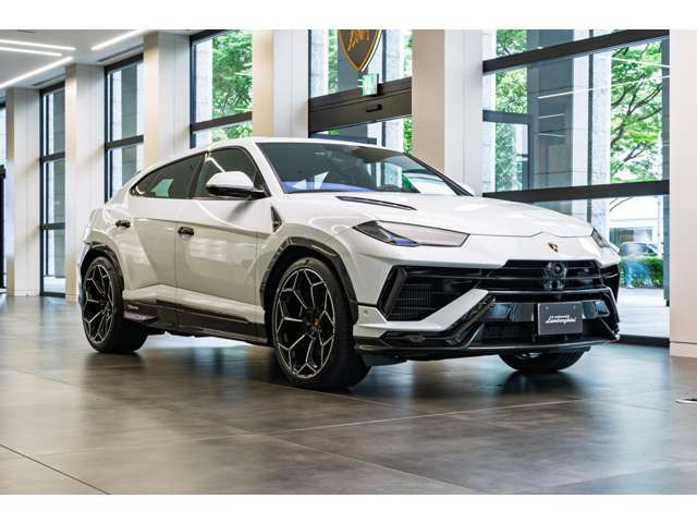 ウルスペルフォルマンテ 4WD