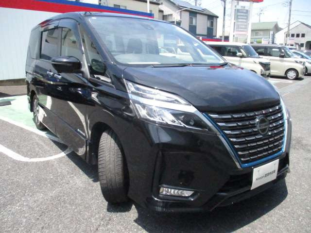 セレナ1.2 e-POWER ハイウェイスターV