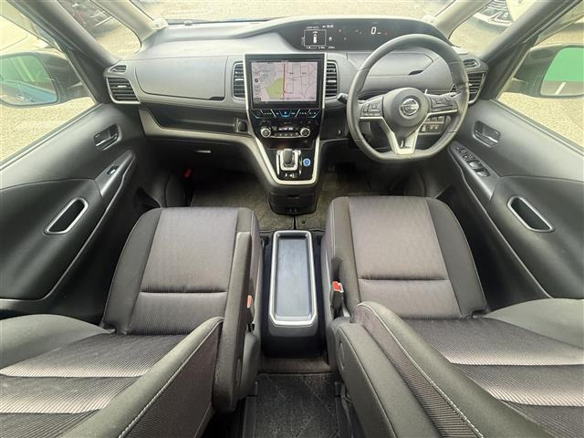 セレナ1.2 e-POWER ハイウェイスターV