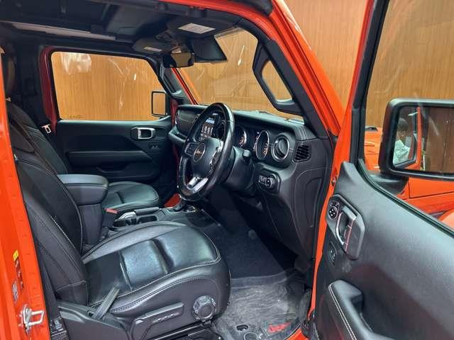 ラングラーアンリミテッド サハラ スカイワンタッチパワートップ 4WD