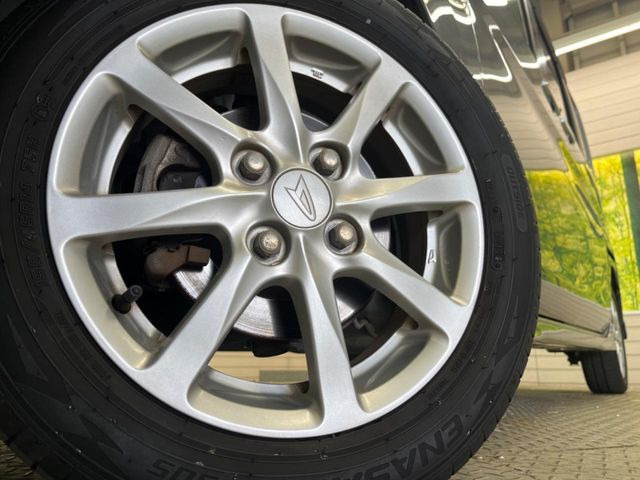�y����14�C���`�A���~�z�C�[���z�O�ςɃ}�b�`���������A���~�z�C�[���𑕒����Ă���܂��B�e��ЊO�A���~�z�C�[����A�X�^�b�h���X�^�C�����戵�����Ă���܂��B���񂲑��k����������