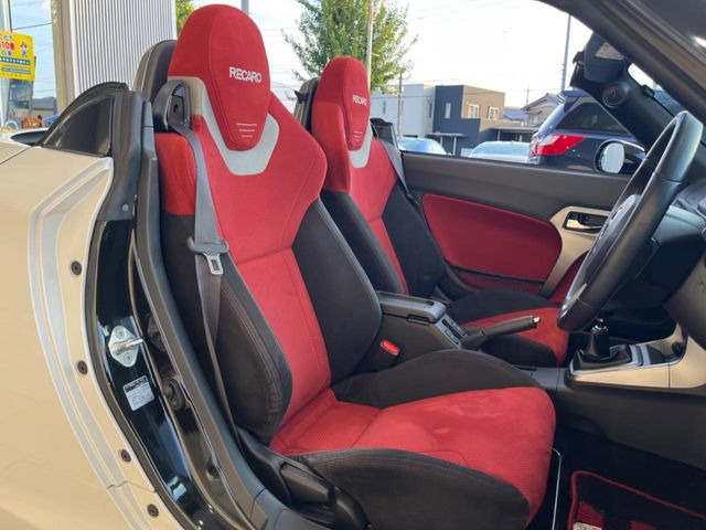 �yRECARO���V�[�g�z�l�ԍH�w�Ɋ�Â����ʈ����z�ɂ���č��ւ̕��S�Ⓑ���ԉ^�]���̔�J�������y������ڂŃ��J���Ƃ킩��X�|�[�e�B�ȃ��b�N�X�������ł��B