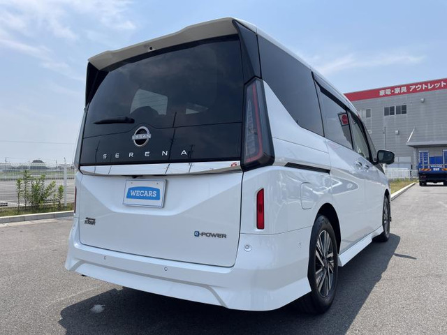 セレナ1.4 e-POWER ハイウェイスターV