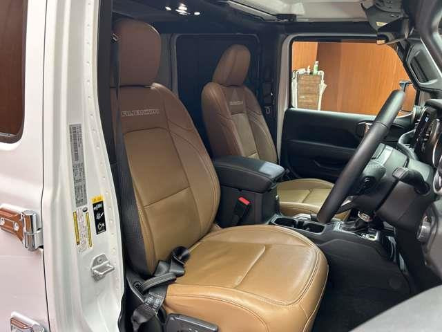 グラディエーター3.6 ルビコン 4WD