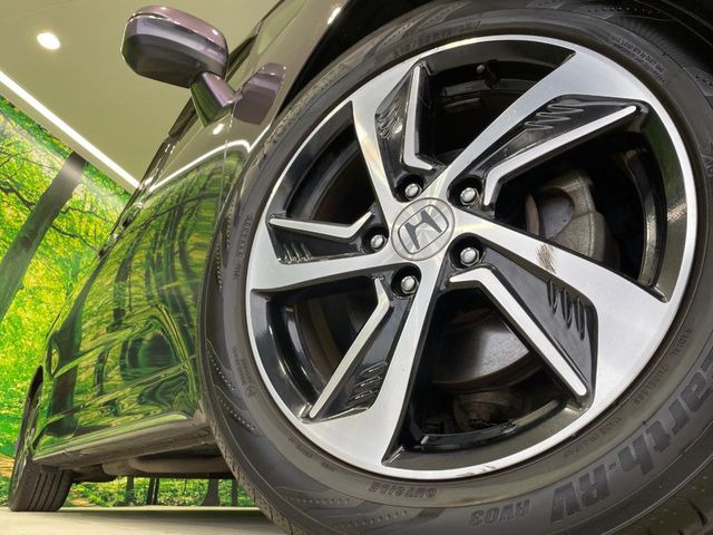 �y17�C���`�A���~�z�C�[���z�O�ςɃ}�b�`�����A���~�z�C�[���𑕒����Ă���܂��B�e��A���~�z�C�[����A�X�^�b�h���X�^�C�����戵�����Ă���܂��B���񂲑��k����������