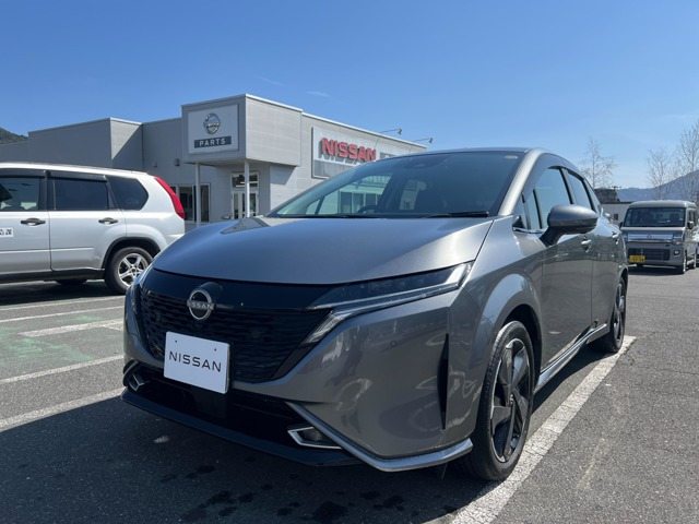 ノートオーラ1.2 G FOUR レザーエディション 4WD