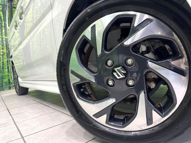 �y����15�C���`�A���~�z�C�[���z�O�ςɃ}�b�`���������A���~�z�C�[���𑕒����Ă���܂��B�e��ЊO�A���~�z�C�[����A�X�^�b�h���X�^�C�����戵�����Ă���܂��B���񂲑��k����������
