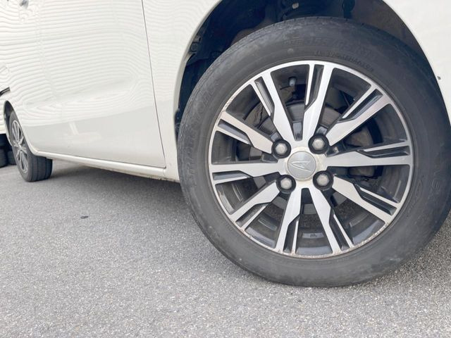�y����14�C���`�A���~�z�C�[���z�O�ςɃ}�b�`���������A���~�z�C�[���𑕒����Ă���܂��B�e��ЊO�A���~�z�C�[����A�X�^�b�h���X�^�C�����戵�����Ă���܂��B���񂲑��k����������