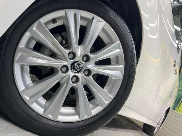 �y����18�C���`�A���~�z�C�[���z�O�ςɃ}�b�`���������A���~�z�C�[���𑕒����Ă���܂��B�e��ЊO�A���~�z�C�[����A�X�^�b�h���X�^�C�����戵�����Ă���܂��B���񂲑��k����������