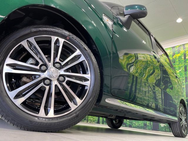 �y����15�C���`�A���~�z�C�[���z�O�ςɃ}�b�`���������A���~�z�C�[���𑕒����Ă���܂��B�e��ЊO�A���~�z�C�[����A�X�^�b�h���X�^�C�����戵�����Ă���܂��B���񂲑��k����������