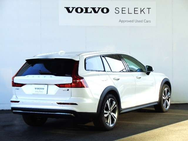 V60クロスカントリーウルトラ B5 AWD 4WD