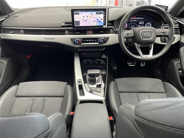 A445 TFSI クワトロ Sライン 4WD