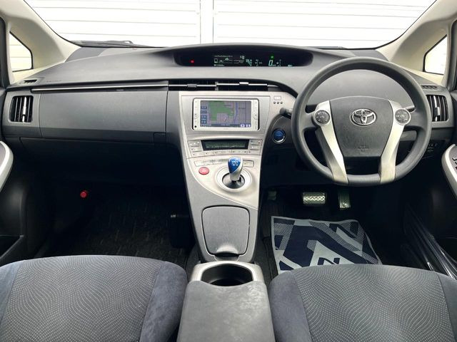 プリウス1.8 S