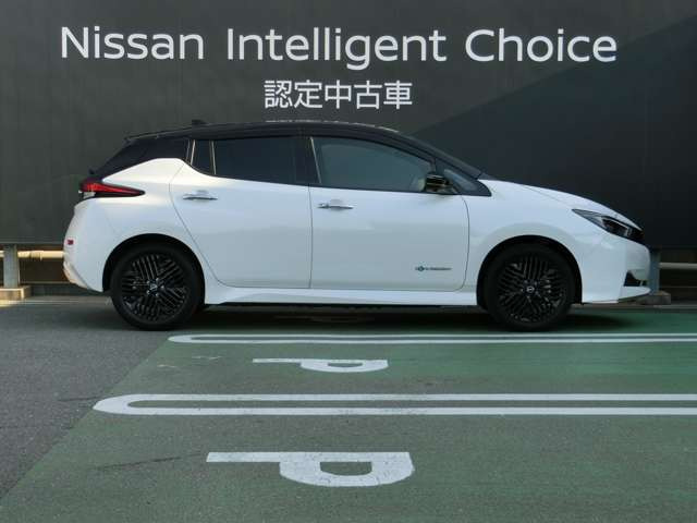 リーフe+ X 90周年記念車