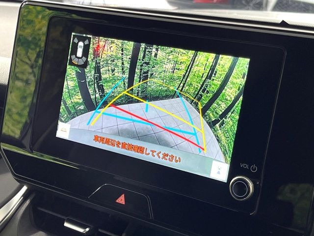 【バックカメラ】駐車時に後方がリアルタイム映像で確認できます。大型商業施設や立体駐車場での駐車時や、夜間のバック時に大活躍!運転スキルに関わらず、今や必須となった装備のひとつです!