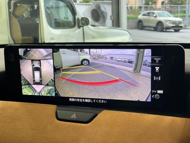 �y360&deg;�r���[���j�^�[�z��p�̃J�����ɂ��A�ォ�猩���낵���悤�Ȏ��_��360�x�N���}�̎��͂��m�F���邱�Ƃ��ł��܂������p�������m�F���₷���A�����ꏊ�ł̐؂�Ԃ��⒓�Ԃ��X���[�Y�ɍs���܂��B