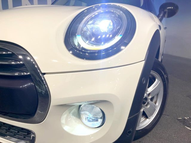 ��LED�w�b�h���C�g:��ԑ��s�����ǍD�Ȏ��E���m�ۂ����S���ĉ^�]�ł��鍂�P�xLED�w�b�h���C�g�𑕔�!�_�����x�������A����d�͂��}�����Ă��܂��B