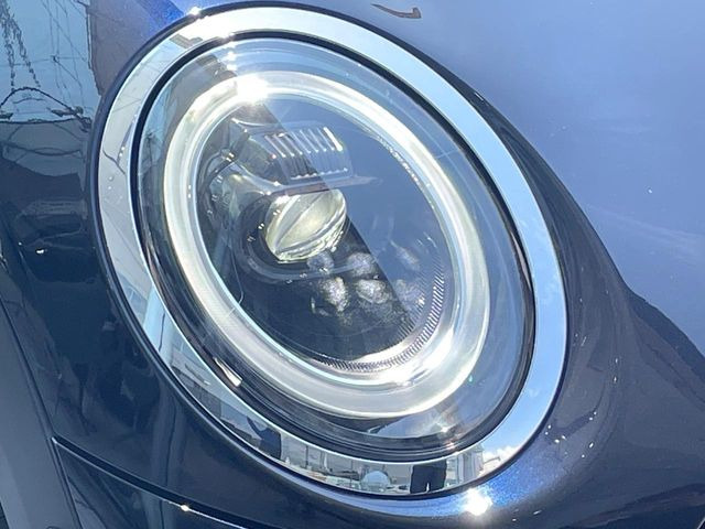��LED�w�b�h���C�g:��ԑ��s�����ǍD�Ȏ��E���m�ۂ����S���ĉ^�]�ł��鍂�P�xLED�w�b�h���C�g�𑕔�!�_�����x�������A����d�͂��}�����Ă��܂��B