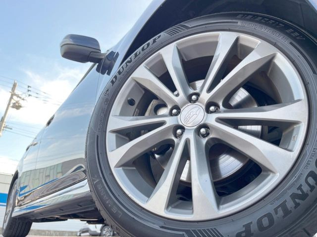 �y����17�C���`�A���~�z�C�[���z�O�ςɃ}�b�`���������A���~�z�C�[���𑕒����Ă���܂��B�e��ЊO�A���~�z�C�[����A�X�^�b�h���X�^�C�����戵�����Ă���܂��B���񂲑��k����������