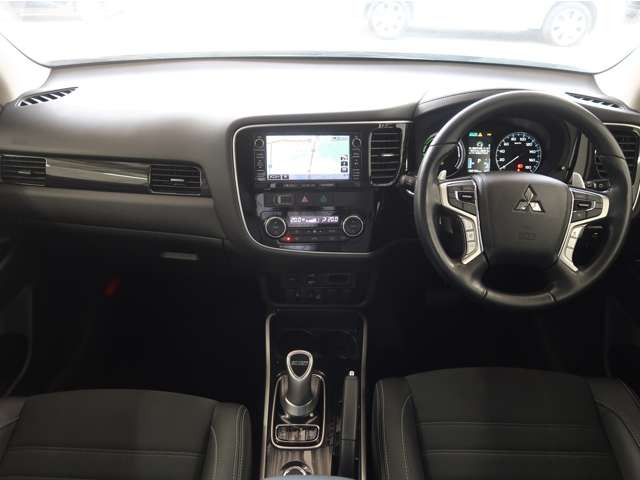 アウトランダーPHEV2.0 G ナビパッケージ 4WD