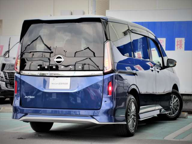 セレナ2.0 AUTECH マルチベッド 4WD
