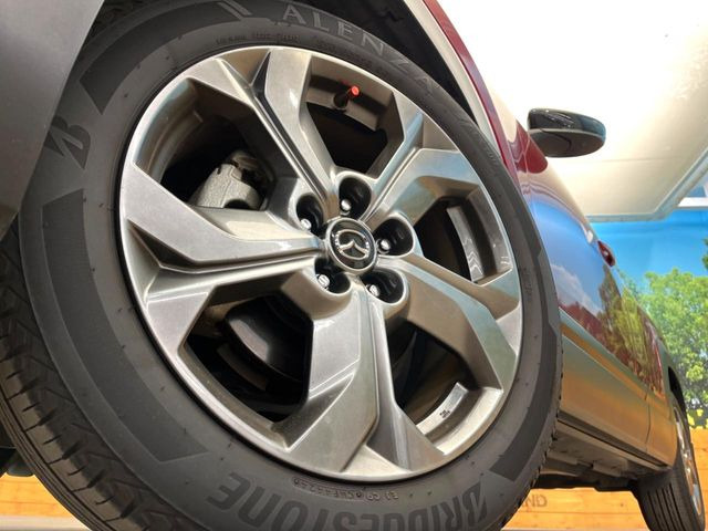 �y����18�C���`�A���~�z�C�[���z�O�ςɃ}�b�`���������A���~�z�C�[���𑕒����Ă���܂��B�e��ЊO�A���~�z�C�[����A�X�^�b�h���X�^�C�����戵�����Ă���܂��B���񂲑��k������