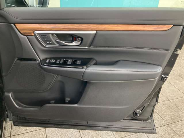 【ダイレクト販売】当店のお車はお客様より直接買取りさせていただいたお車です!修理・板金の履歴や使用状況までもご案内可能です!!また中間コストをカットして直接店舗販売致しますのでとってもお得!!!