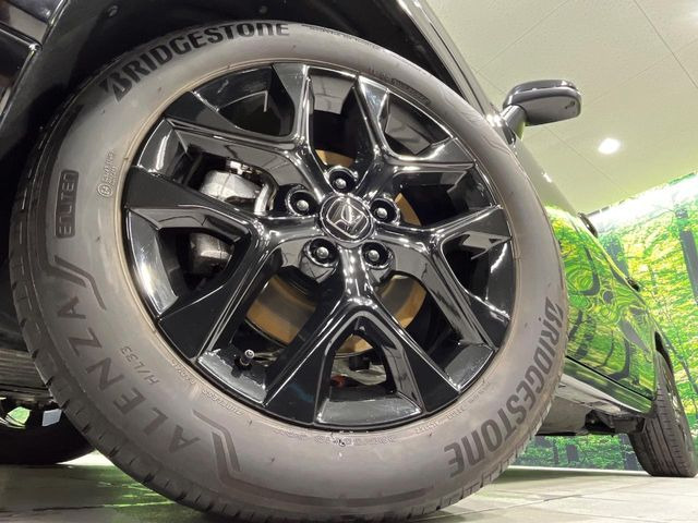 �y����18�C���`�A���~�z�C�[���z�O�ςɃ}�b�`���������A���~�z�C�[���𑕒����Ă���܂��B�e��ЊO�A���~�z�C�[����A�X�^�b�h���X�^�C�����戵�����Ă���܂��B���񂲑��k����������