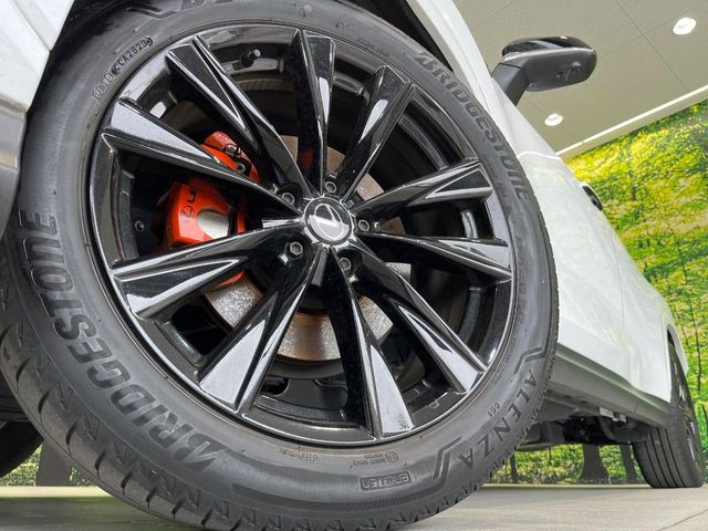 �y����20�C���`�A���~�z�C�[���z�O�ςɃ}�b�`���������A���~�z�C�[���𑕒����Ă���܂��B�e��ЊO�A���~�z�C�[����A�X�^�b�h���X�^�C�����戵�����Ă���܂��B���񂲑��k����������