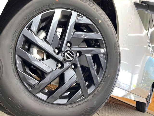�y����16�C���`�A���~�z�C�[���z�O�ςɃ}�b�`���������A���~�z�C�[���𑕒����Ă���܂��B�e��ЊO�A���~�z�C�[����A�X�^�b�h���X�^�C�����戵�����Ă���܂��B���񂲑��k����������
