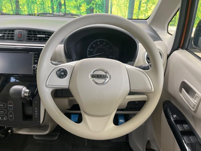 �y�C���e���W�F���g�G�}�[�W�F���V�[�u���[�L�z�t�����g�J�����őO���̎ԗ�����s�҂����m�B�Փ˂������Ȏ��͏Փ˔�Q�y���u���[�L���쓮�A�Փˉ�����T�|�[�g�B�����S�Ƀh���C�u�����y���݂��������܂��B